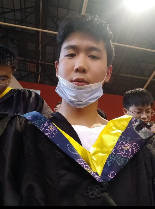 落落大方的第一张照片--沛县王婆说媒